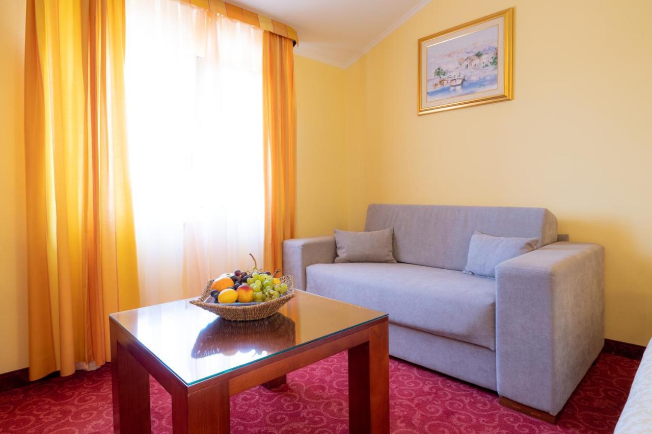 Villa Riva Makarska Eksteriør bilde