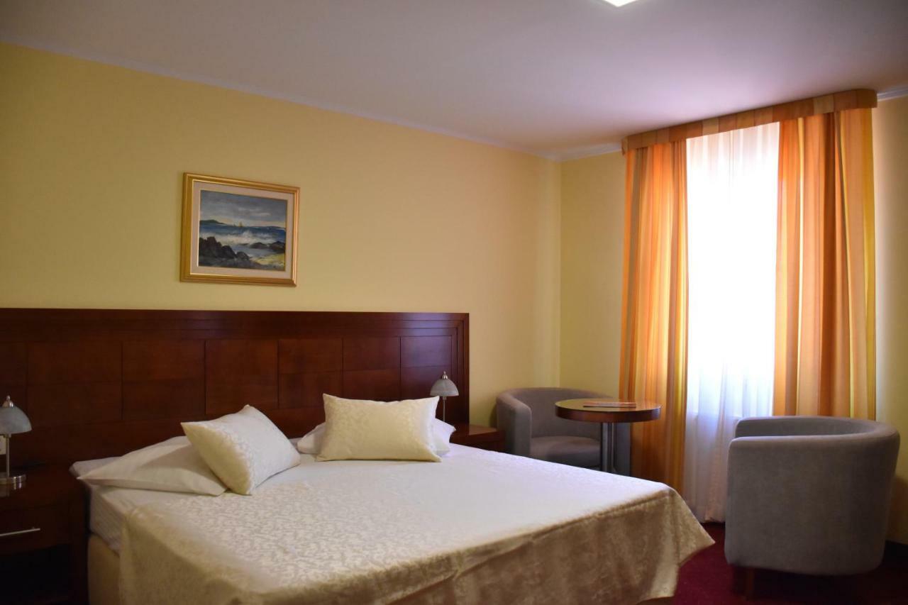 Villa Riva Makarska Eksteriør bilde