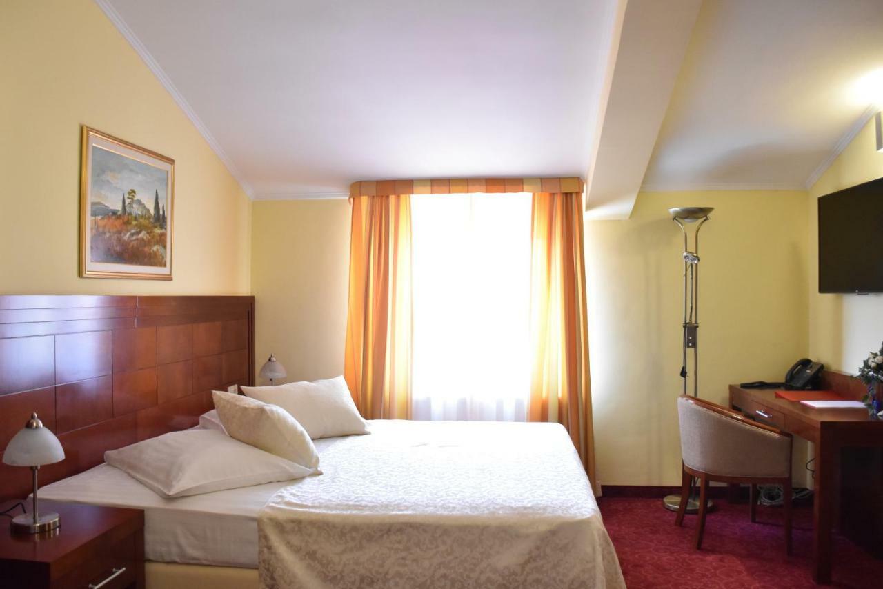 Villa Riva Makarska Eksteriør bilde